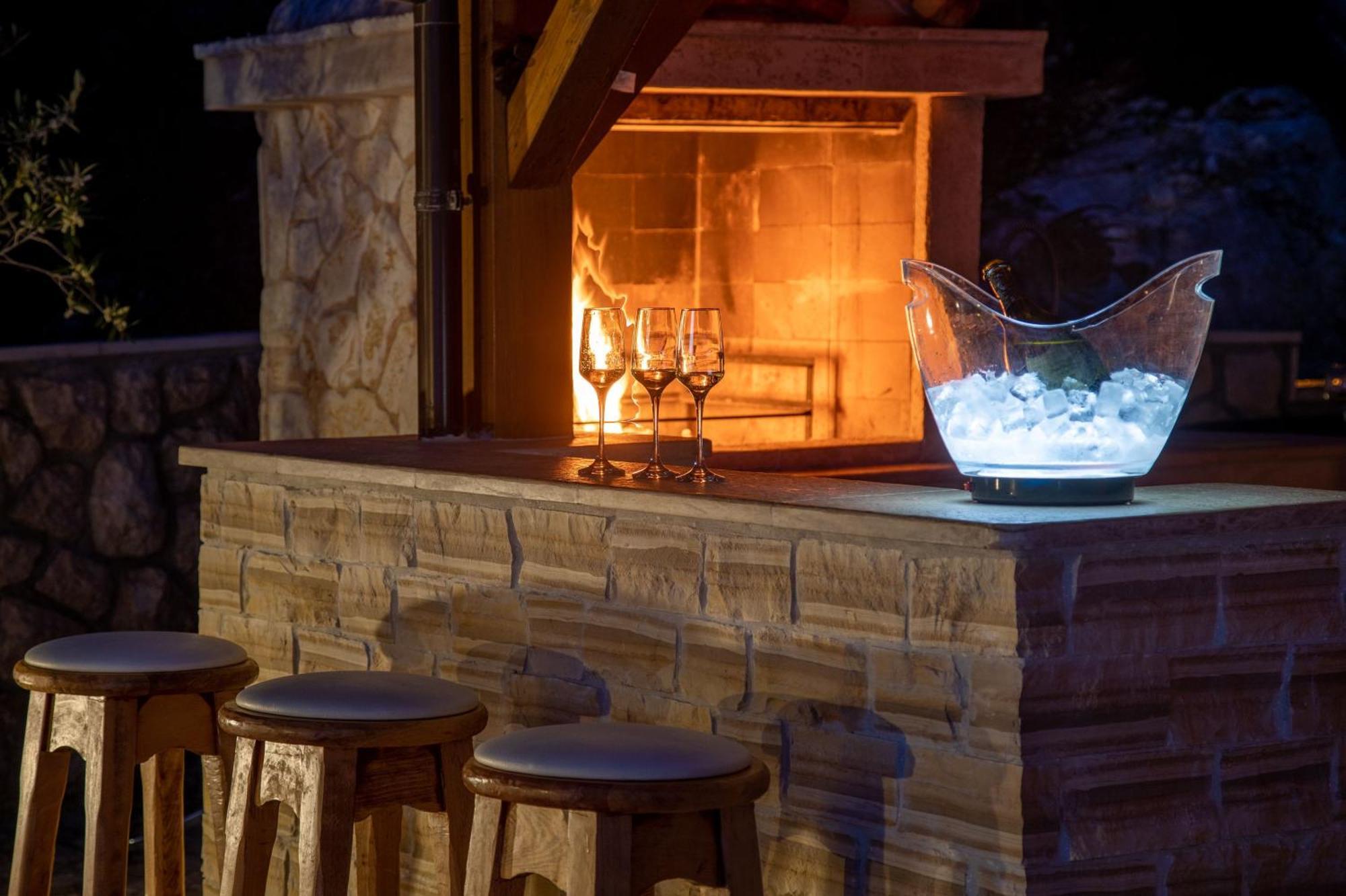 Luxury Villa Allen With Pool Klimno Rom bilde